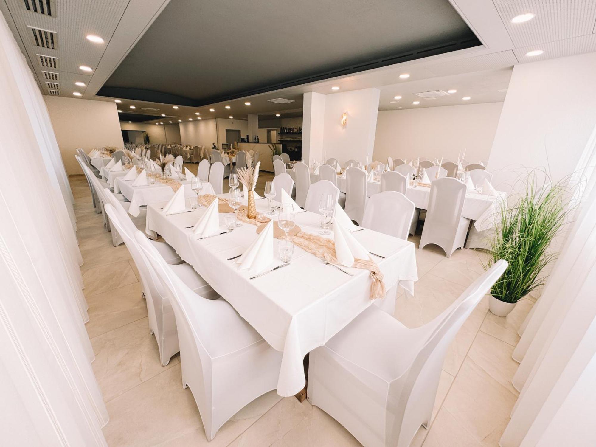 La Frontiera Hotel & Eventlocation - An Der Grenze , Naehe Schaffhausen -Rheinfall Tengen Kültér fotó