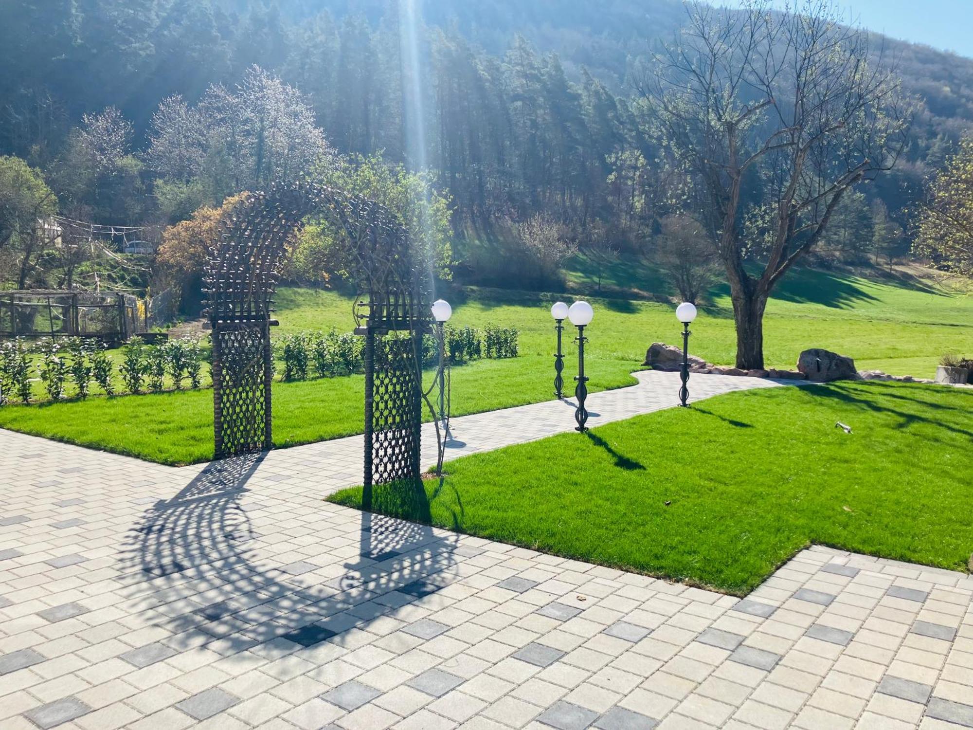 La Frontiera Hotel & Eventlocation - An Der Grenze , Naehe Schaffhausen -Rheinfall Tengen Kültér fotó